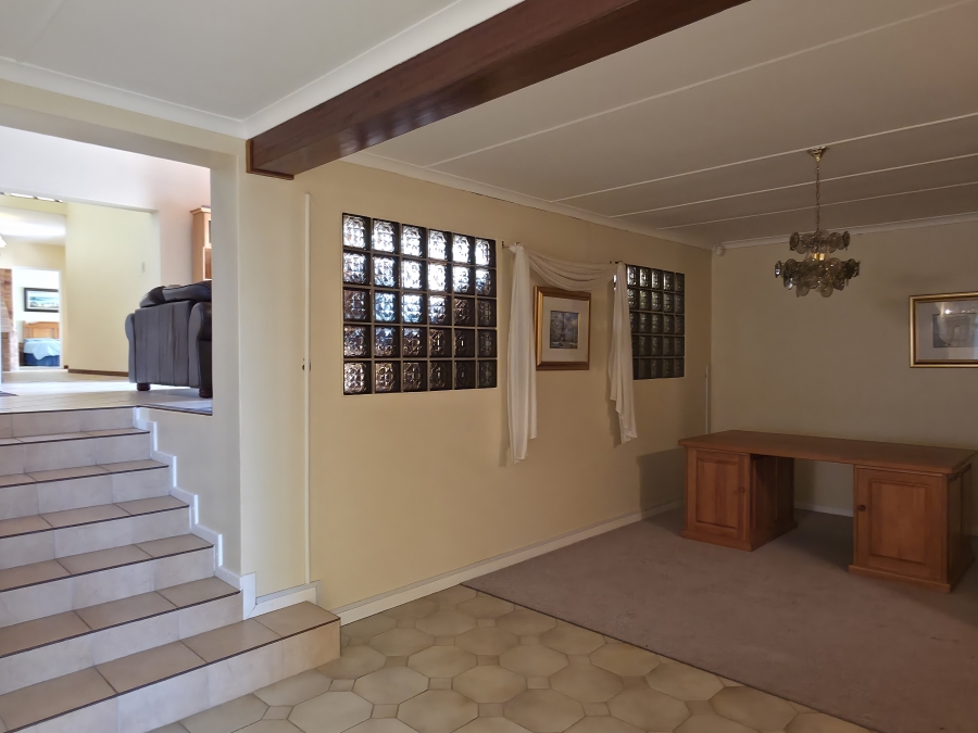 9 Bedroom Property for Sale in Noorsekloof Eastern Cape